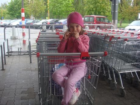 Ruzova bundicka do pasa, 116