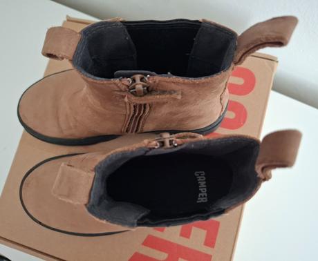 Dievcenske čižmy, camper,31