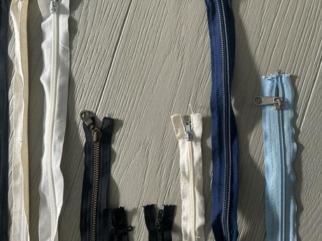 Zipsy- 12 kusov- 15-60 cm- cena spolu,