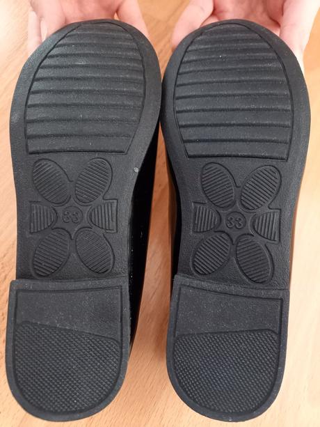 Dievčenské topánky, 33