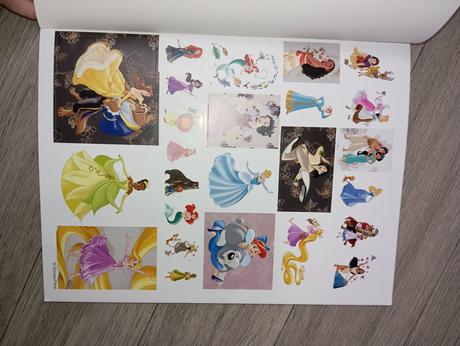 Omáľovanka vymaľovanka disney nálepky,