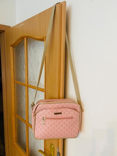 Nová dámska kabelka, 