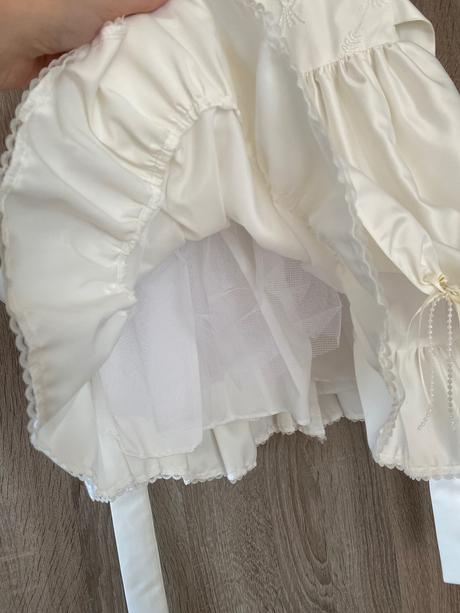 Spoločenské šatočky, 104