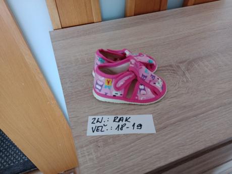 Dievčenské papučky zn.rak veľ.18-19, rak,18
