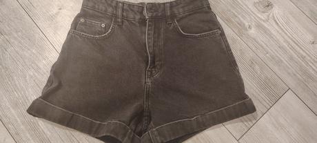 Šortky, bershka,34