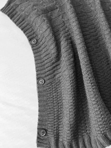 Rolákové pončo na gombíky, 