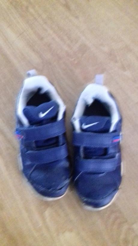 Predám chlapčenské nike botasky, nike,25