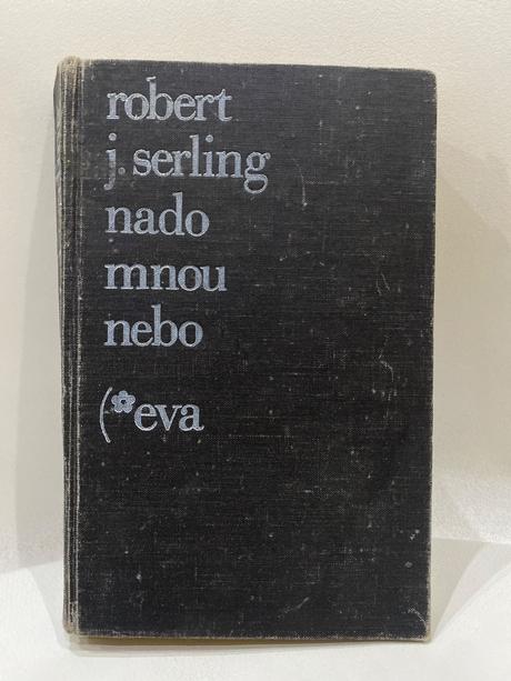 Kniha- nado mnou nebo, 