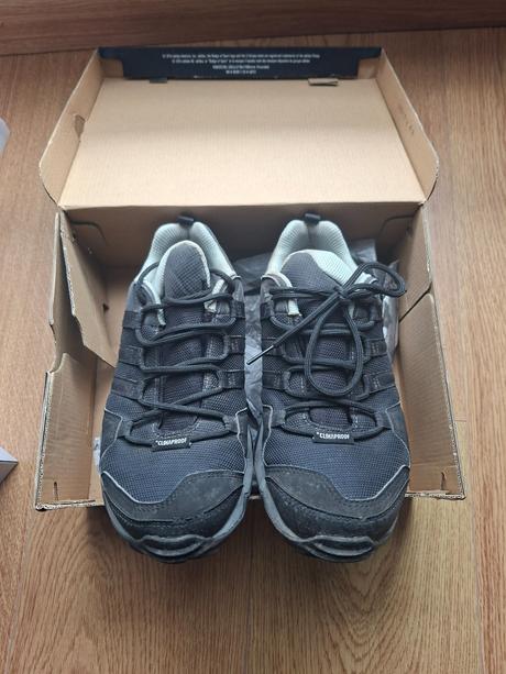 Turistické topanky, adidas,38