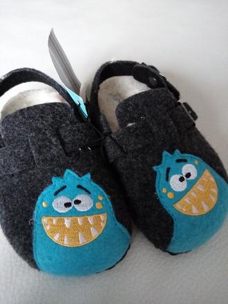 Papucky 25, 25
