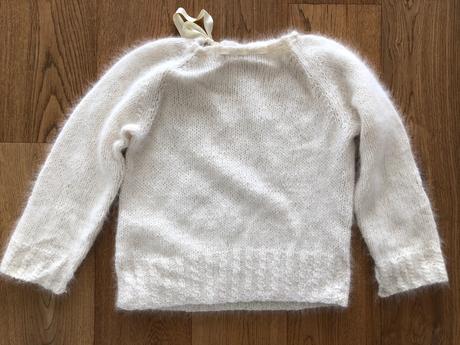 Biely pleteny svetrik, 122