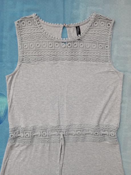 Šaty s krajkou sivé, m