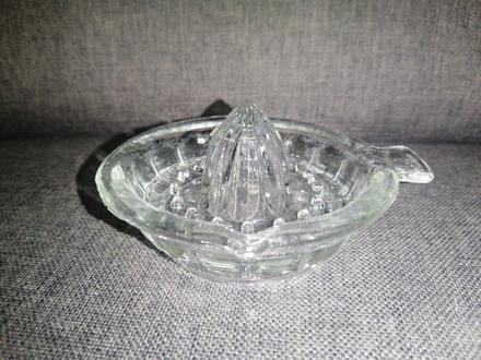 Sklenený odšťavovač na citróny, 