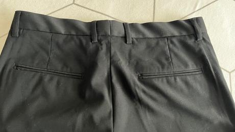 Čierny oblek - jedenkrát oblečený, 50