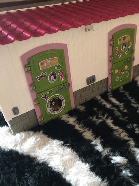 Farma schleich s koňmi, 