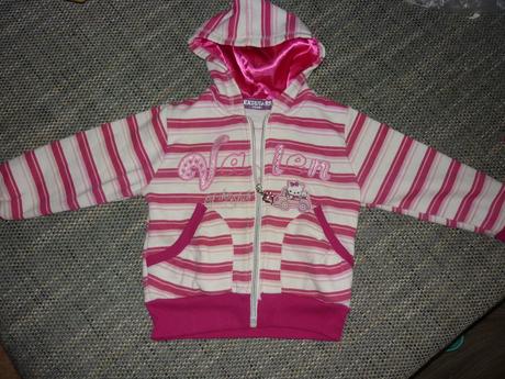 Mikina ruzova 30 mesiacov, 104