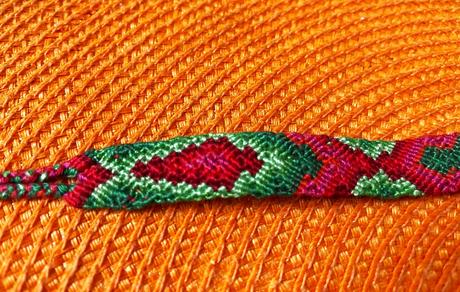 Tkaný etno náramok,