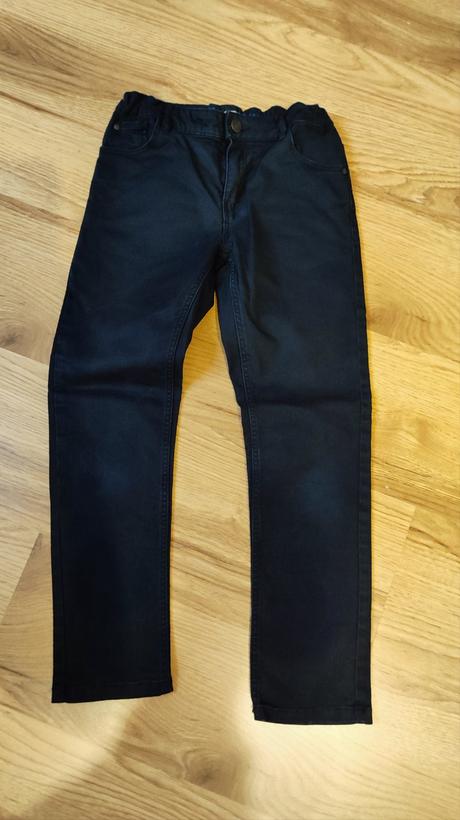 Chlapčenské rifle a nohavice,