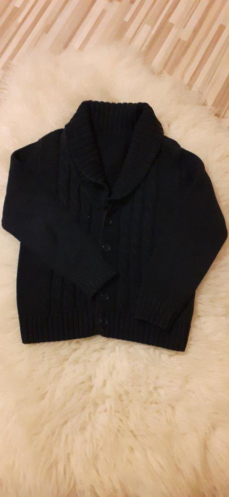 Teplejsi svetrik, 128