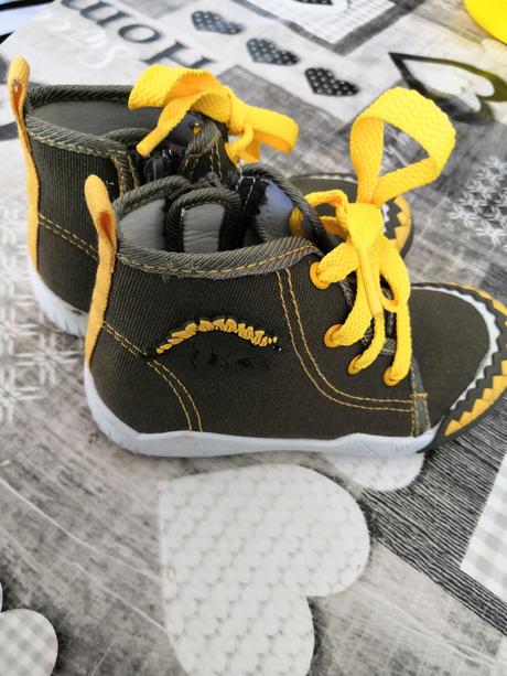 Platené tenisky, 25