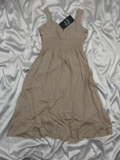 Kvalitné letné šaty, s