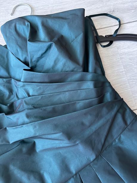 Apolocenske saty s kosticami jakes, 36