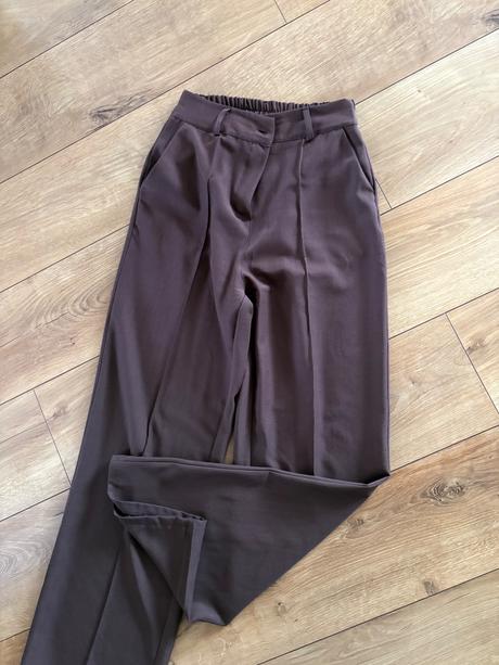 Nádherný nohavicový kostým, m