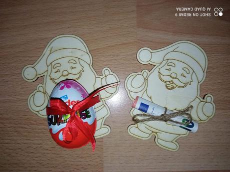 Dreveny mikuláš na peniaze a na kinderko, 