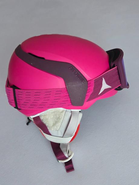 Dievčenská lyžiarska prilba a okuliare zn. atomic, atomic,s