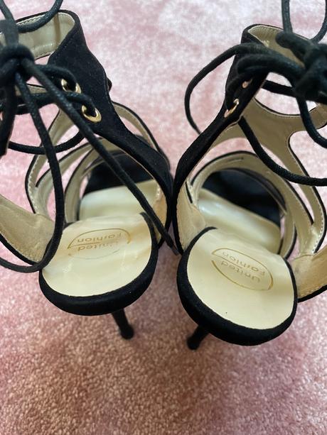 Čierne vysoké ihličkové sandálky, 37