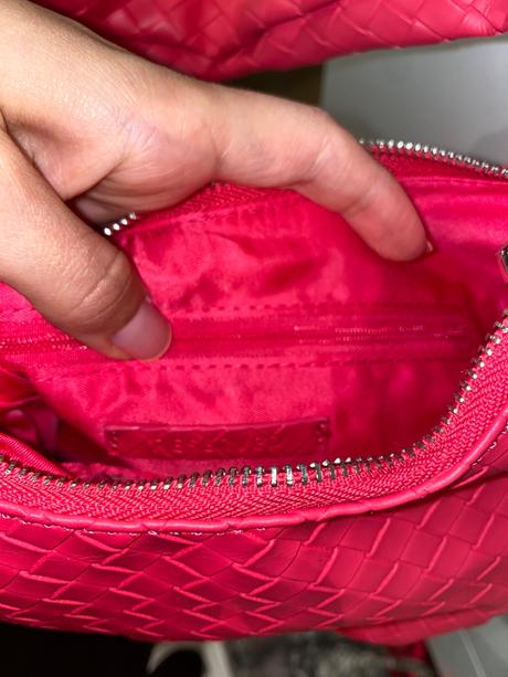 Kabelka reserved, reserved