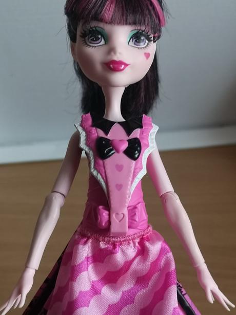 Bábika monster high draculaura zn. mattel,