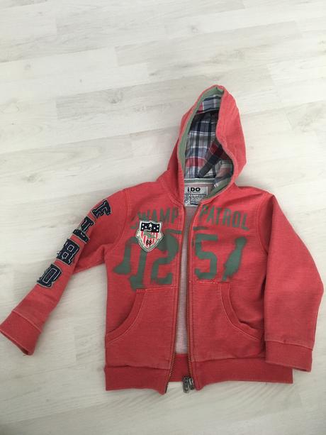 Mikina s kapucou, 98