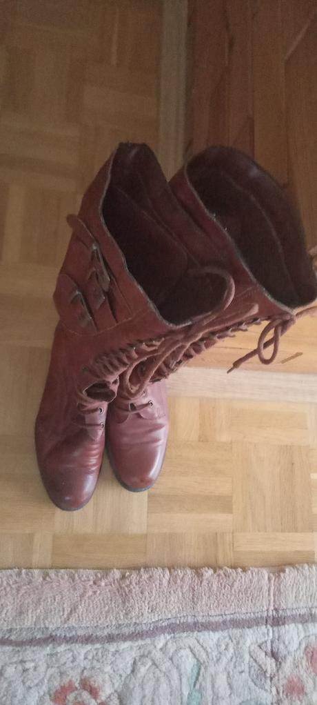 Kožené čižmy, 39