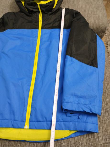 Lyžiarska bunda v super stave, 146