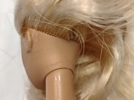 Zb. bábika barbie fashionistas glam mattel 2012,