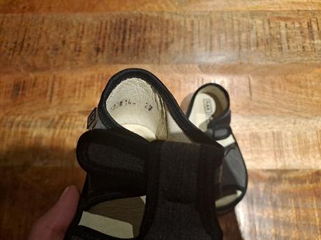 Rak topanky velkosti21,24,25,26,27,28 a papucky, rak,24