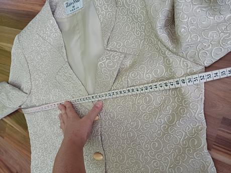 Slávnostné sako, 40