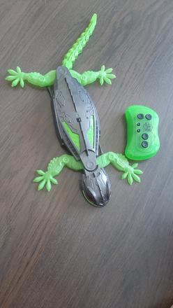 Rc zvieratko spinmaster hex bots gekon,