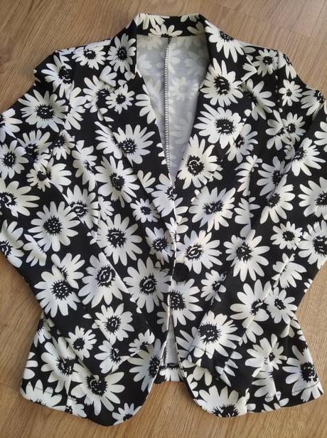 Kvietkované sako, m