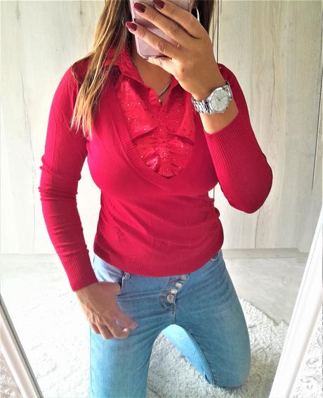 Červený svetrík s blúzkou a kamienkami-s/m, s