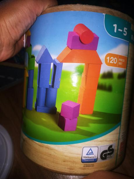 85 ks stavebnica drevena,