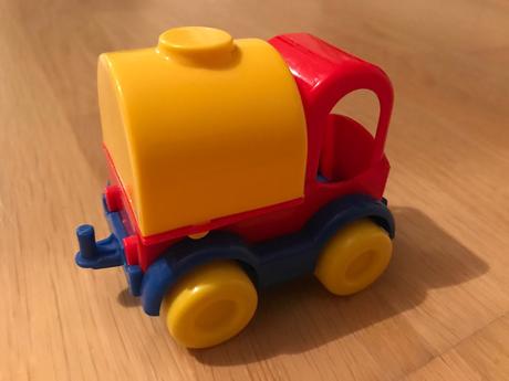 Plastové autíčko, 