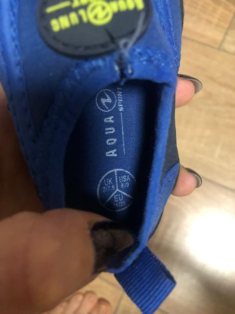 Topánky do vody, 24