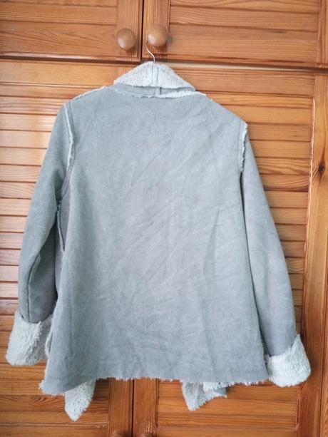 Kozusinkovy kabatik, bershka