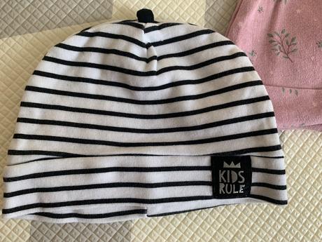 6 ks dojčenských čiapok, <50