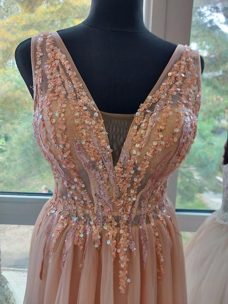 Spoločenské šaty vo veľkosti s/m, s / xs