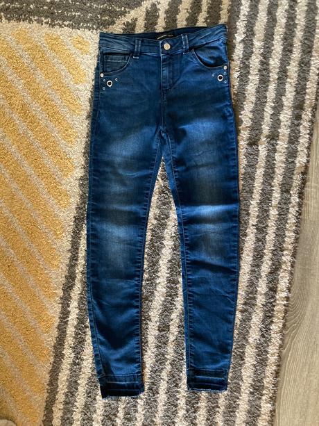 Skinny rifle s cvokmi, reserved,140