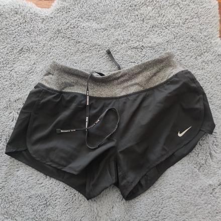 Športové kraťasy, nike,xs