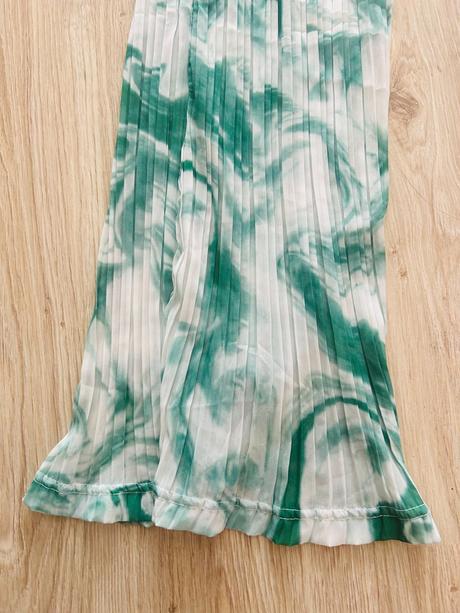 Nádherný komplet nohavíc a topu značky greystore, 